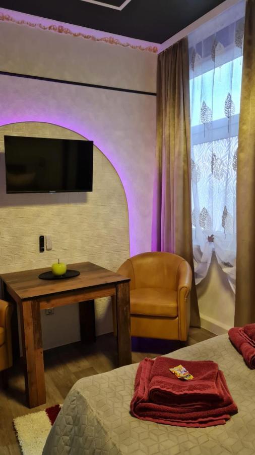 Best-Preis -Gold Suite- Mit Netflix, Self-Check-In, Ebike Ladestation, Fahrradraum, Wlan, Netflix Und Massagesessel - Direkt Am Elberadweg Im Herzen Von Витенберге Екстериор снимка