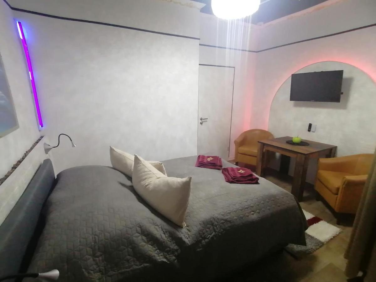 Best-Preis -Gold Suite- Mit Netflix, Self-Check-In, Ebike Ladestation, Fahrradraum, Wlan, Netflix Und Massagesessel - Direkt Am Elberadweg Im Herzen Von Витенберге Екстериор снимка
