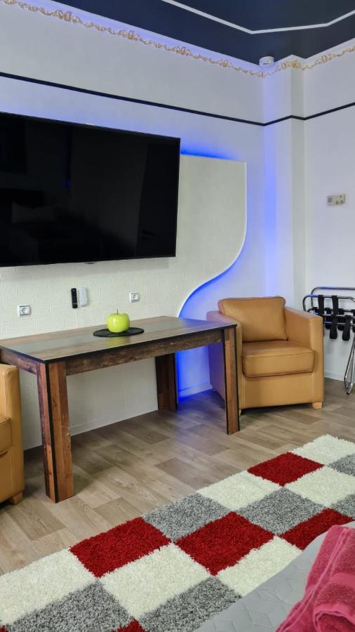 Best-Preis -Gold Suite- Mit Netflix, Self-Check-In, Ebike Ladestation, Fahrradraum, Wlan, Netflix Und Massagesessel - Direkt Am Elberadweg Im Herzen Von Витенберге Екстериор снимка