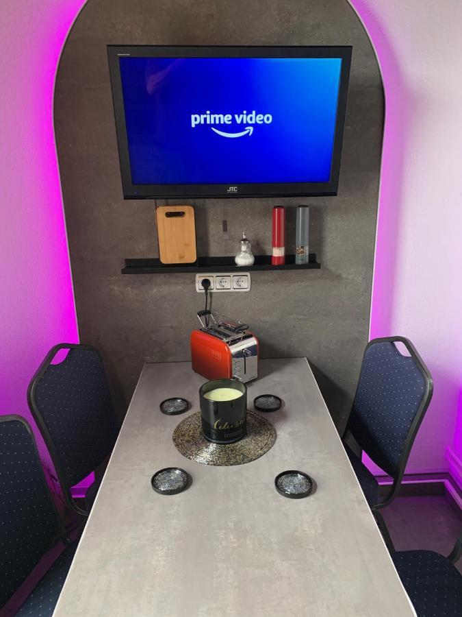 Best-Preis -Gold Suite- Mit Netflix, Self-Check-In, Ebike Ladestation, Fahrradraum, Wlan, Netflix Und Massagesessel - Direkt Am Elberadweg Im Herzen Von Витенберге Екстериор снимка
