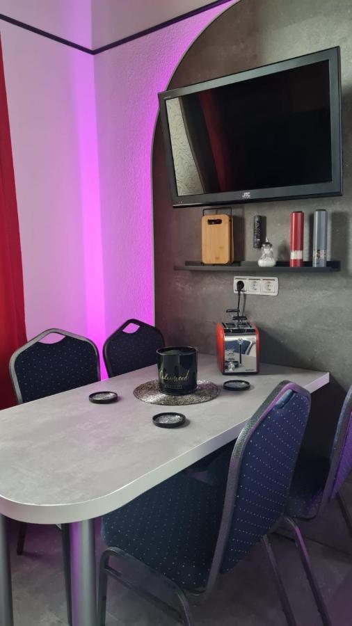 Best-Preis -Gold Suite- Mit Netflix, Self-Check-In, Ebike Ladestation, Fahrradraum, Wlan, Netflix Und Massagesessel - Direkt Am Elberadweg Im Herzen Von Витенберге Екстериор снимка
